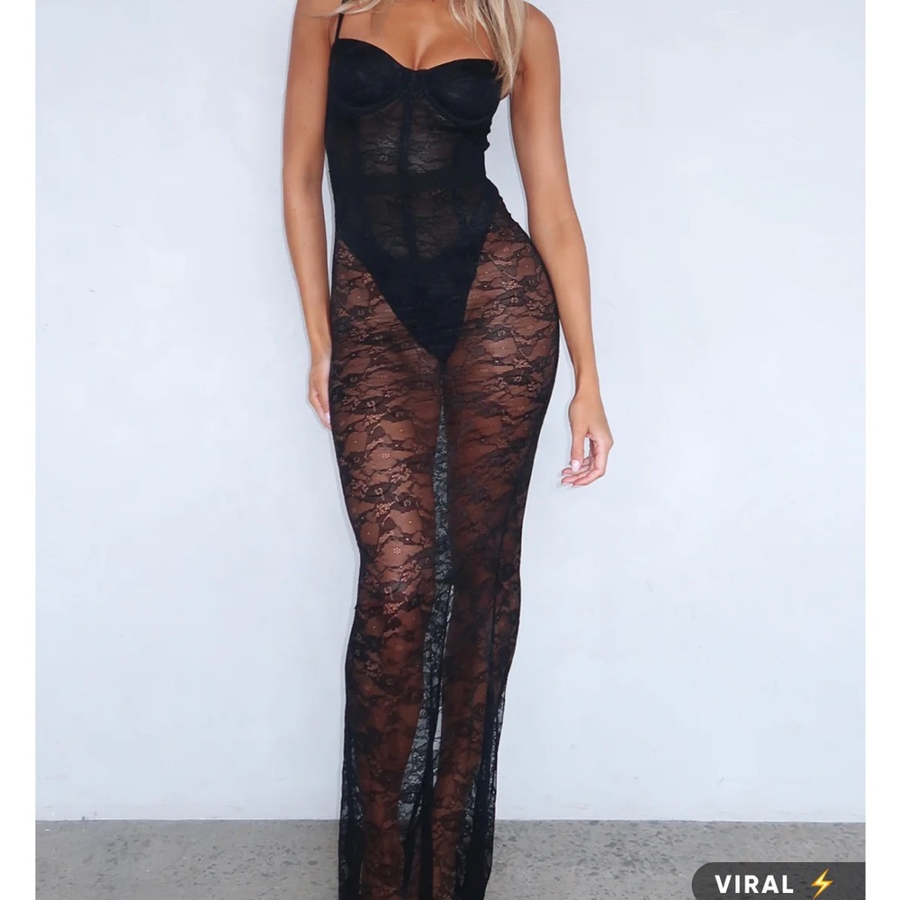 In The Atmosphere Lace Dress
Black